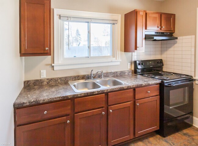Building Photo - 2 br, 1 bath House - 3339 Thomas Avenue N