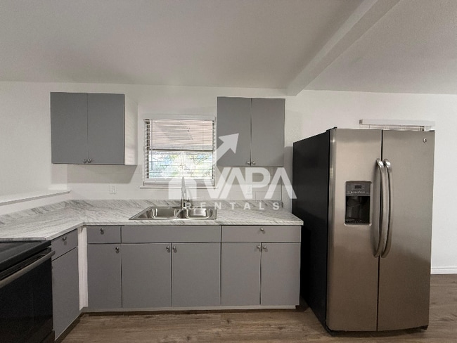 Foto del edificio - 6323 Flint Rock Dr