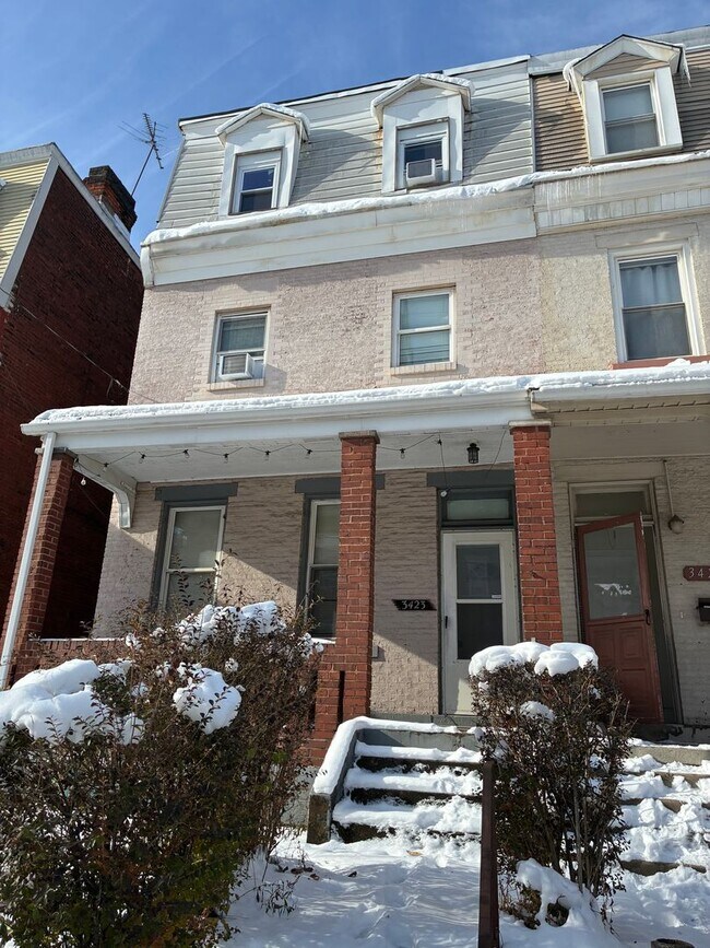 Building Photo - 3423 Ward St