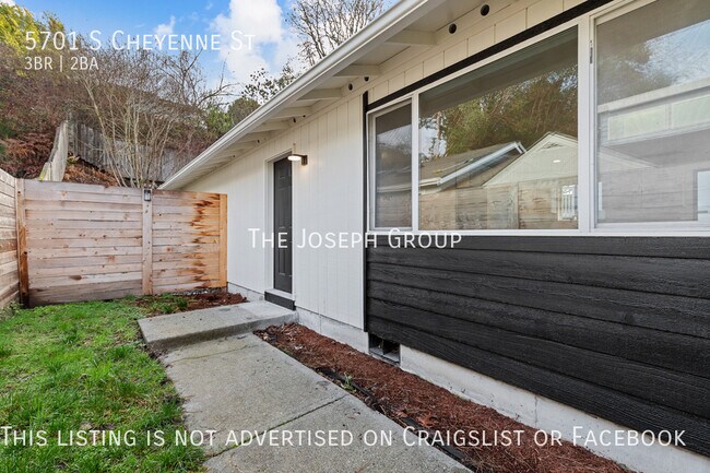 Building Photo - Recently remodeled 3 bed/2 bath in Tacoma!
