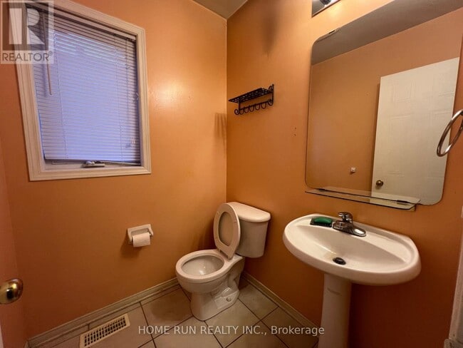 Building Photo - 21 Karendale St