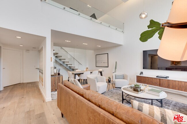 Foto del edificio - 720 Huntley Dr