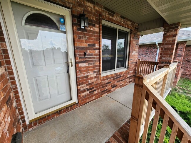 Building Photo - 3868 S Timbercreek Ave