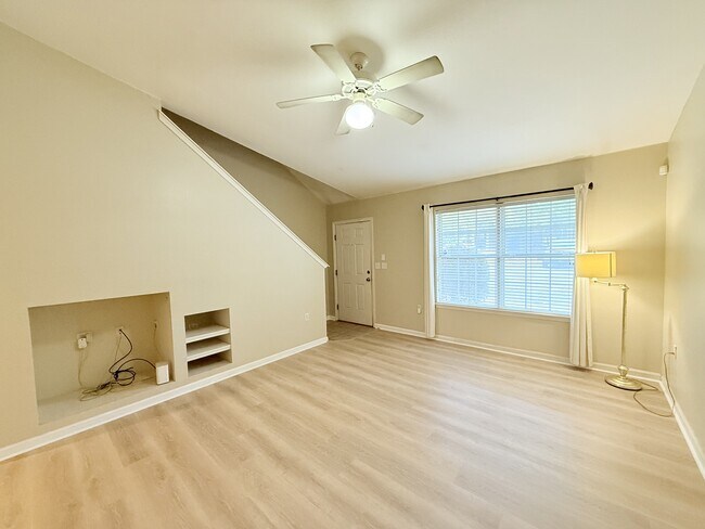 Foto del edificio - 2738 W Tharpe St