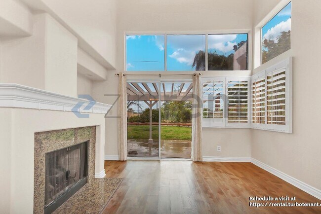 Foto del edificio - 25832 Browning Pl