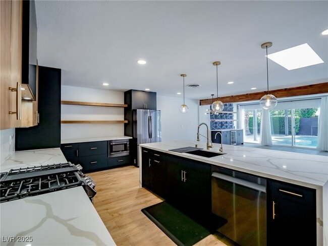 Foto del edificio - 3012 Bryant Ave
