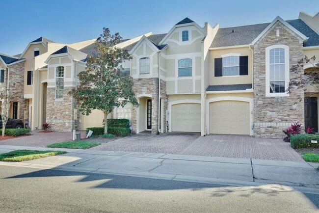Building Photo - Spacious 4/2.5 Townhome in Gated Community in Avalon Park - Orlando