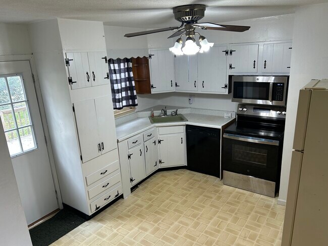 Foto del edificio - 609 E 14th St N