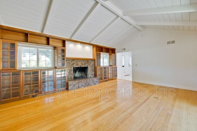 Building Photo - 1201 El Monte Ave