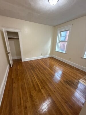 Building Photo - 460 Park Dr