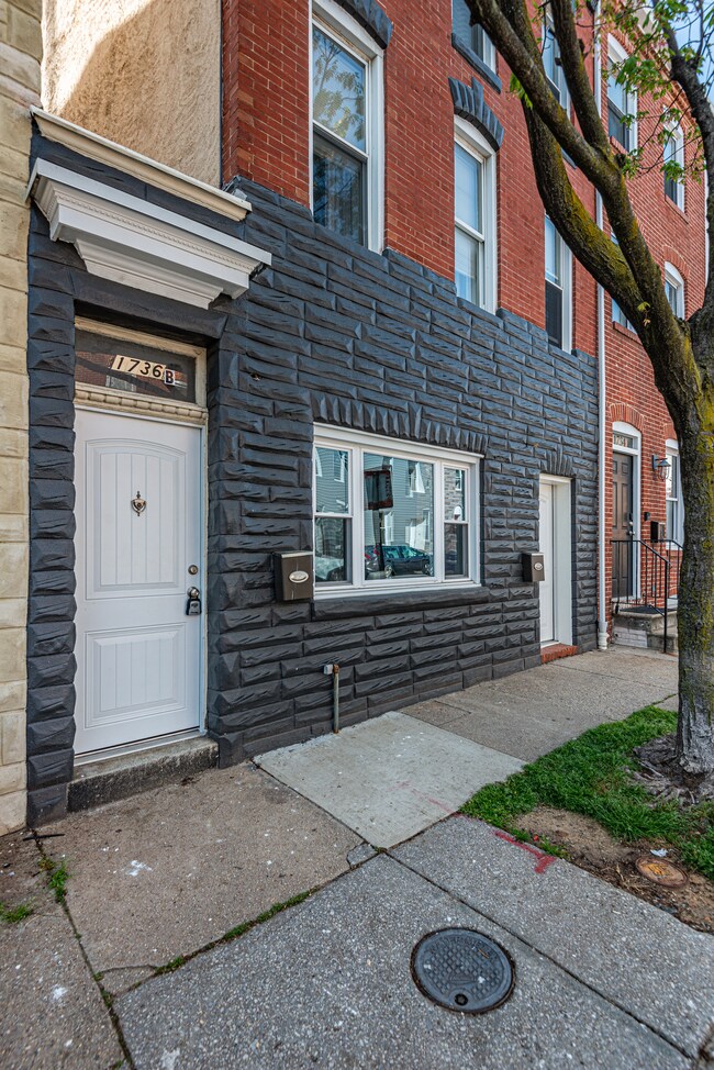 Building Photo - 1736 Light St