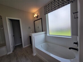 Building Photo - 14303 Pecan Maple Dr