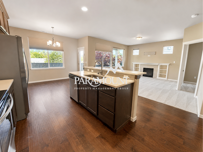 Building Photo - Beautiful 4 Bedroom in Bremerton!