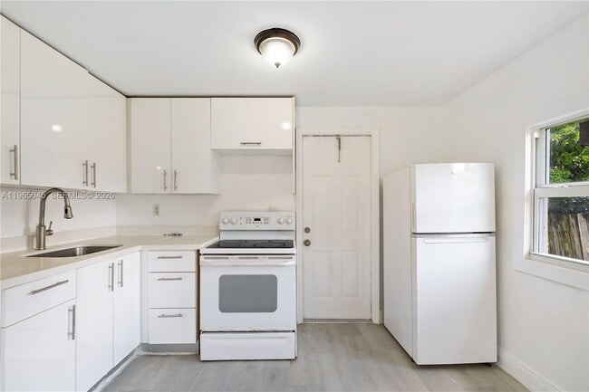 Foto del edificio - 5714 NW 21st Ave