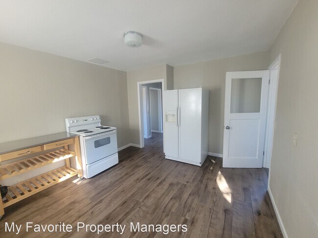 Building Photo - 2 br, 1 bath House - 1340 E. Main St.