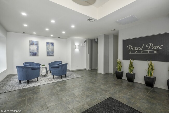 Building Photo - 4537 S Drexel Blvd