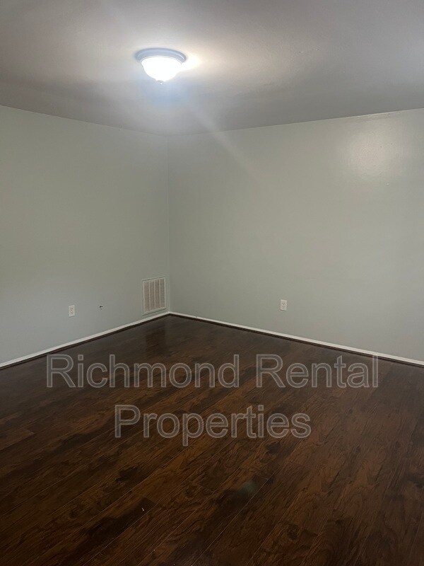 Foto del edificio - 9332 Gildenfield Ct