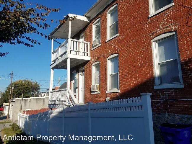 Building Photo - 508 W Franklin St