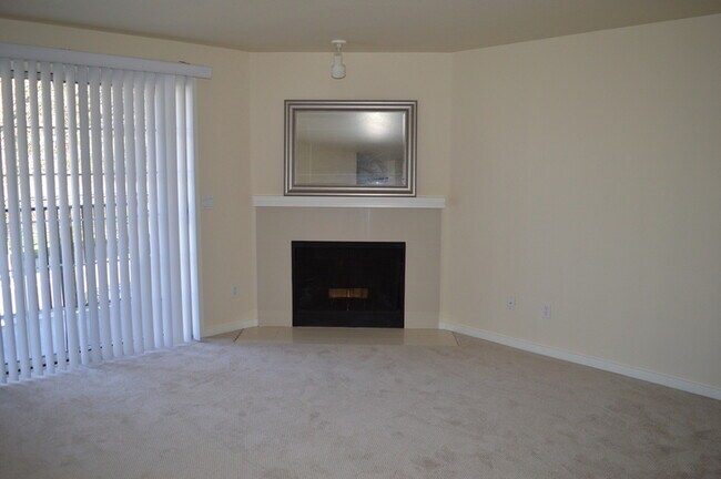 Building Photo - 929 3rd Ave