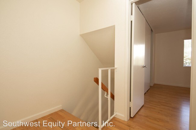 Building Photo - 1280 Goshen St