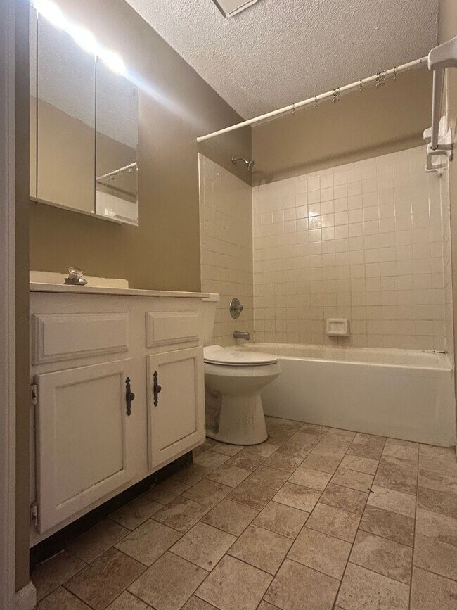 Foto del edificio - 9605 Vinca Cir