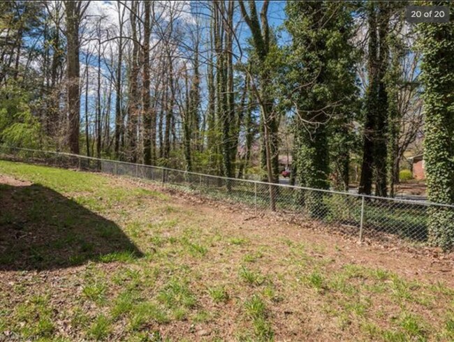 Building Photo - 32 S Oak Forest Dr