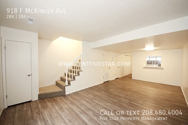 Foto del edificio - Spacious McKinley Townhome Available! Visi...