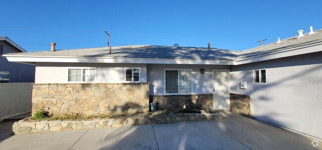 Building Photo - 45515 3rd St E