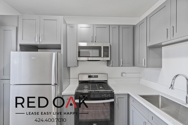 Foto del edificio - 245 N Kenmore Ave