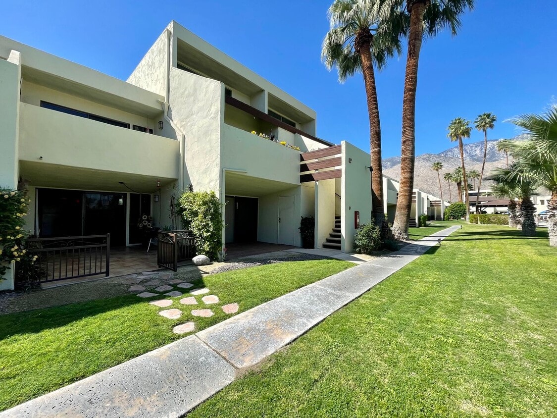 Primary Photo - AVAILABLE NOW! 1 Bedroom/ 1 Bath Condo in ...