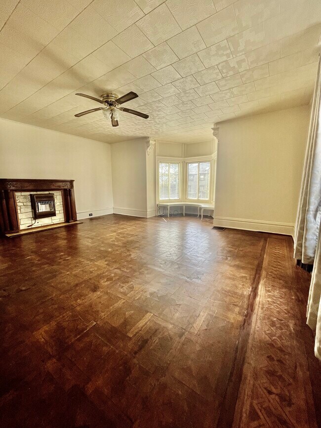 322 N Washington St Unit Apt 1, Titusville, PA 16354 Apartments in