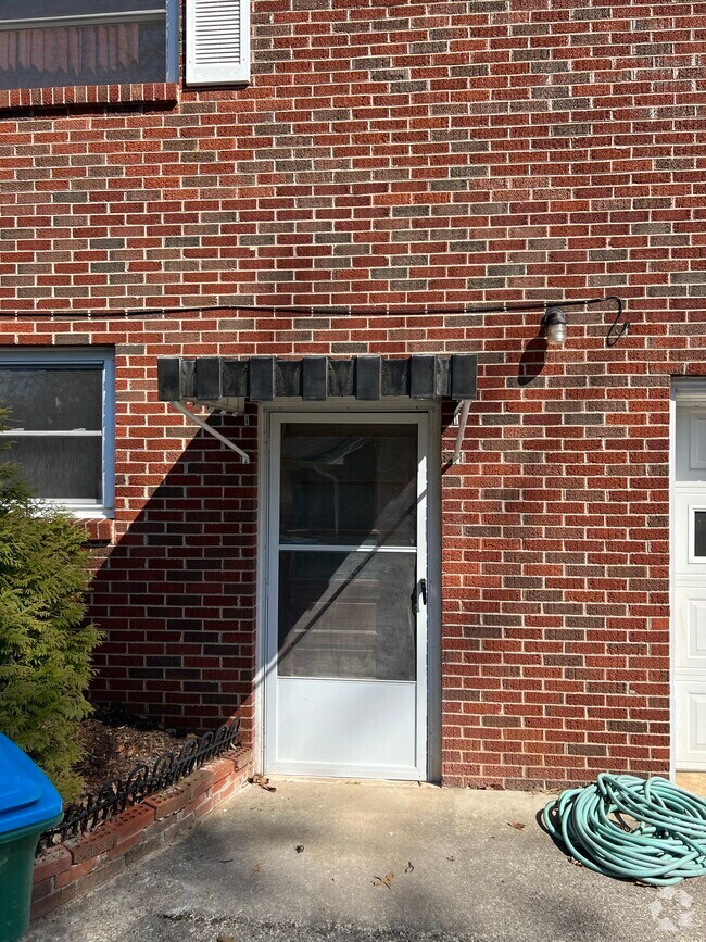 Mountain View Hills Senior Living Apartments for Rent Candler, NC 1