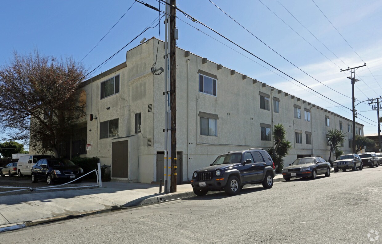 Building Photo - San Blas Apartments