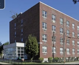 Building Photo - 123 W Columbia St