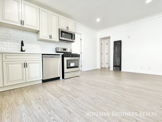 Building Photo - 420 N Sierra Bonita Ave