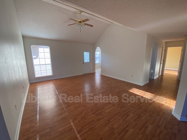 Foto del edificio - 197 Wayfair Ln