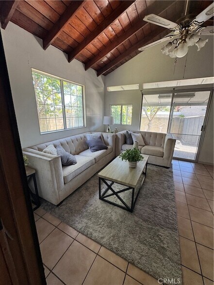 Foto del edificio - 17252 Apel Ln