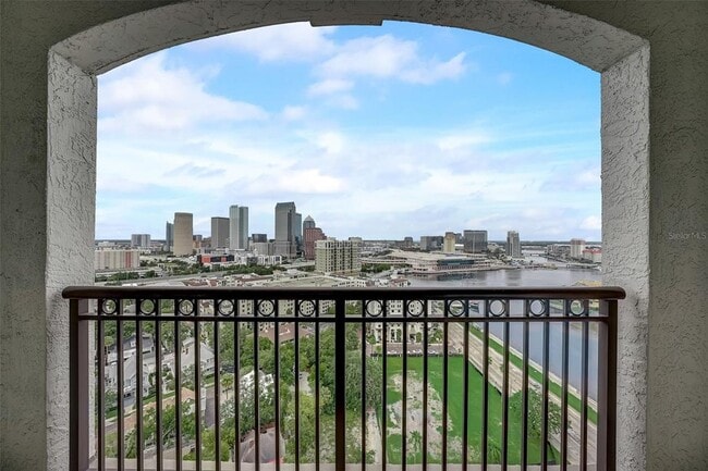 Foto del edificio - 345 Bayshore Blvd