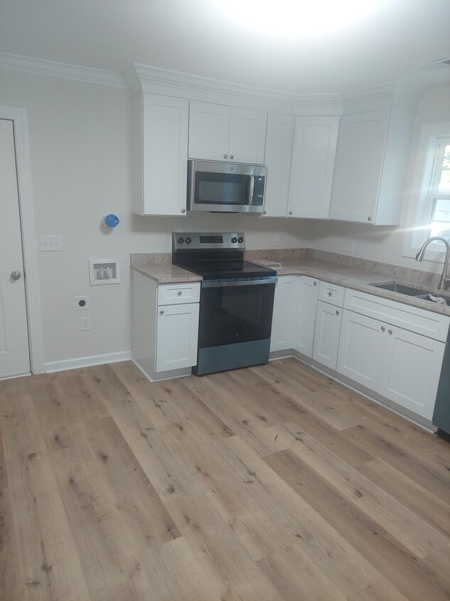 Building Photo - 909 Locust St