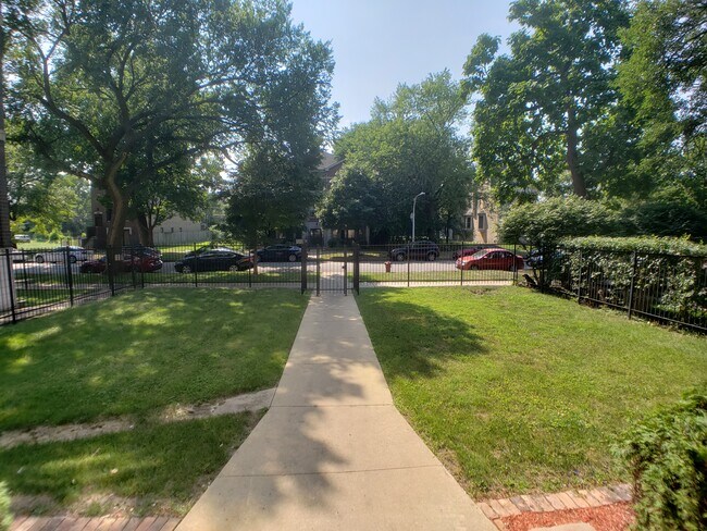 Foto del edificio - 6529 S Kimbark Ave