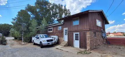 Building Photo - 808 1/2 W Denver Ave