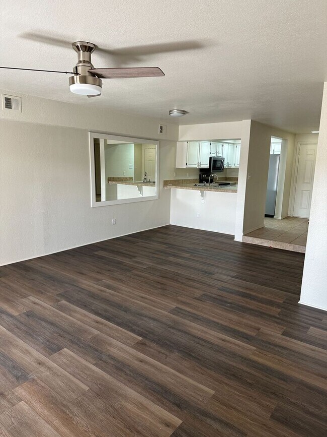 Foto del edificio - Updated Townhome