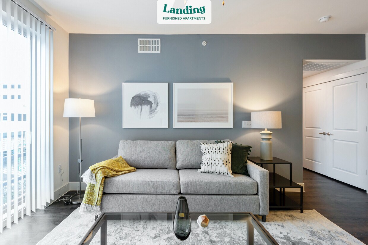 Foto principal - 4141 Woodlawn Dr
