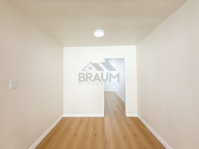 Building Photo - 7333 Woodman Ave