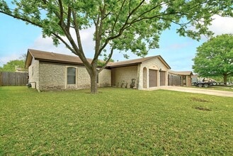 Building Photo - 509 Greenway Dr