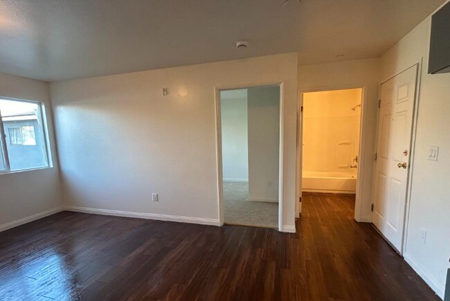Foto del edificio - 238 E Vernon Ave