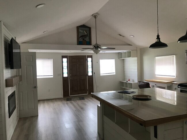 Open concept floor plan - 4639 W Wenger Rd