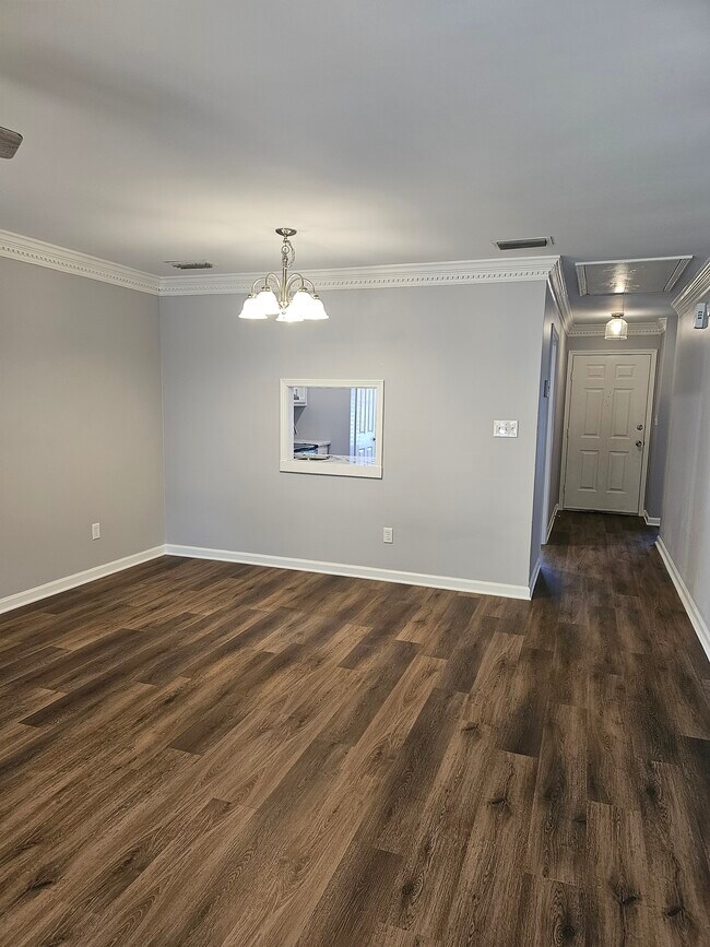 Building Photo - 3511 Wildewood Dr