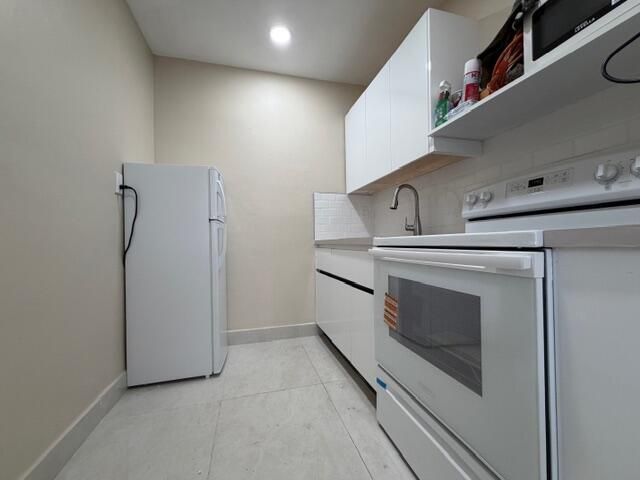Building Photo - 53 NE 16th Pl