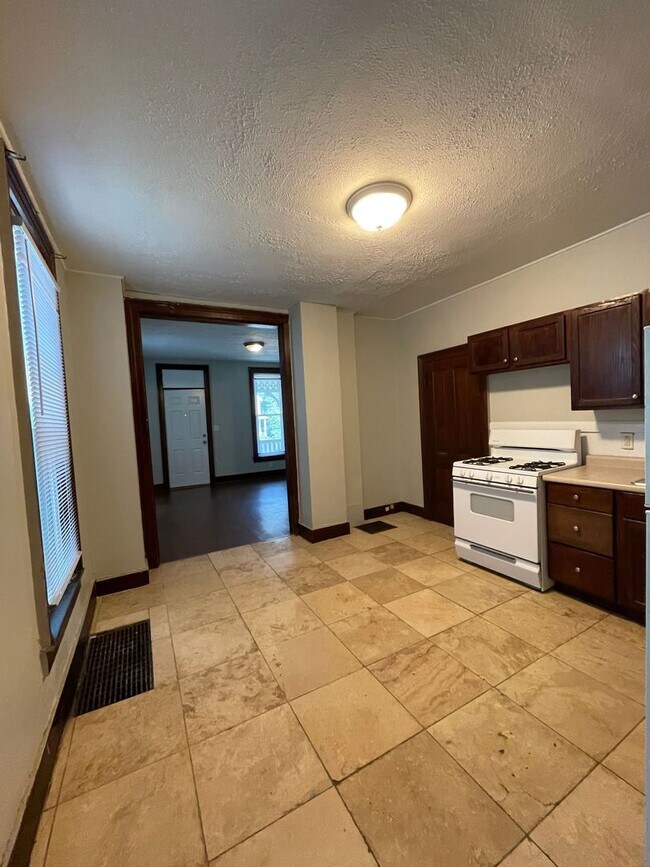 Foto del edificio - 103 Asher St